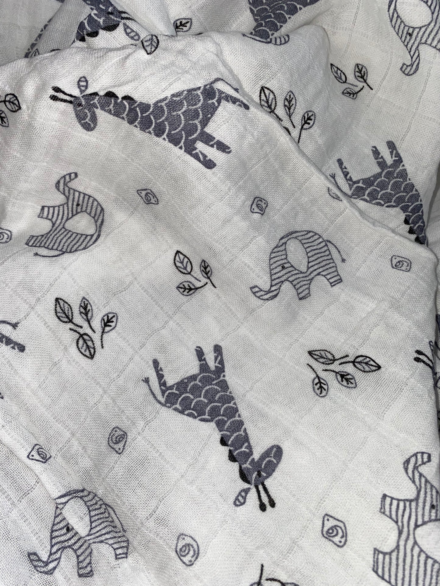 Narè| Organic Cotton Muslin Swaddles (Giraffe & Elephant)